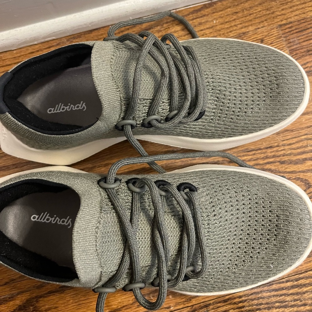 Green Allbirds sneakers - Picture 2 of 8
